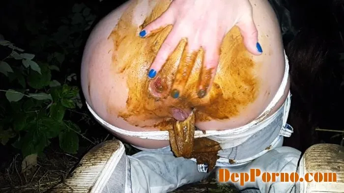 Quick Shit in Jeans at Night [FullHD 1080p]  2018 (Anna Coprofield) Solo Scat, Panty Scat