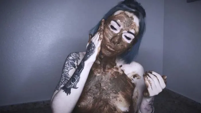 Really Dirty Girl with SHIT [FullHD 1080p]  2018 (Actress: DirtyBetty)