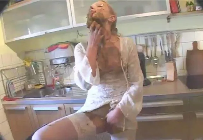 Kitchen Scat [SD]  2018 (Actress: Tima)