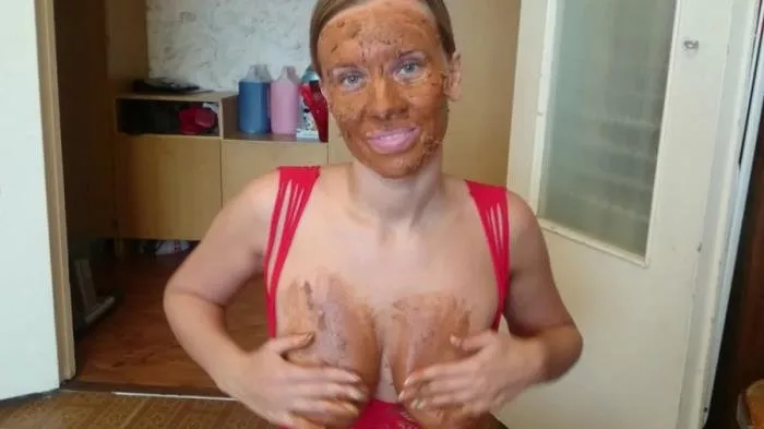 Red is my favorite color [FullHD 1080p]  2018 (Brown wife) Shitting Girls, Young Girls