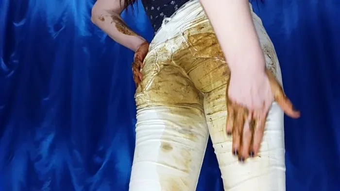 White Jeans [FullHD 1080p]  2018 (Anna Coprofield) Pooping Jeans, Voyeur