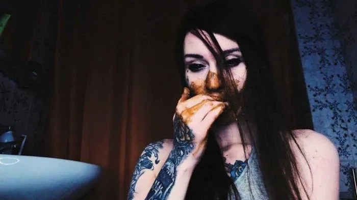 Girl with SHIT in PANTY [HD 720p]  2018 (DirtyBetty) Pee, Teen