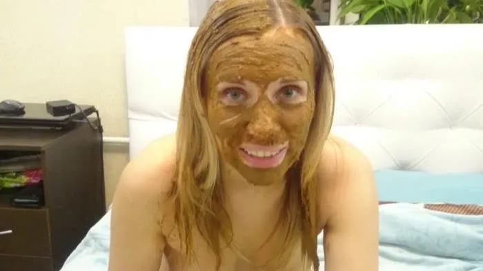 I brush my hair with shit Crazy [FullHD 1080p]  2018 (Brown wife) Shit Masturbation, Shitting