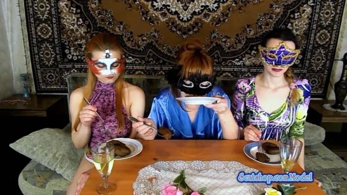 Our morning Breakfast [FullHD 1080p]  2018 (ModelNatalya94) Threesome, Amateur