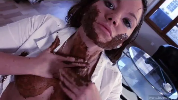 Shit In Pantyhose [SD]  2018 (Honey) Netherlands, Scat
