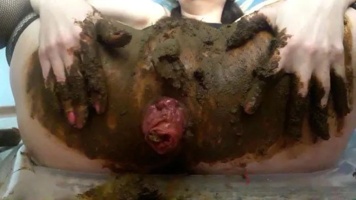 Anal prolapse in shit [FullHD 1080p]  2018 (ScatLina) Solo, Efro