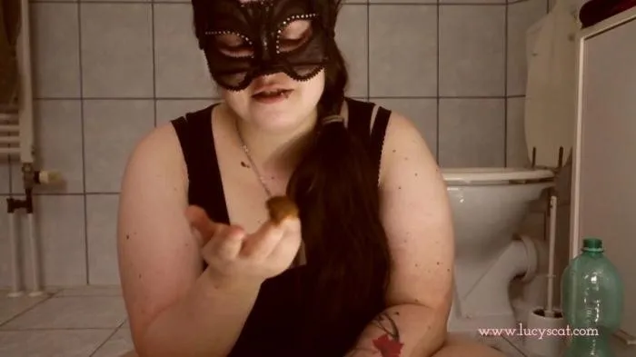 First time swallowing soft poo [FullHD 1080p]  2019 (Actress: LucyScat)