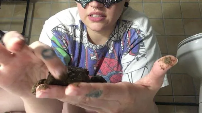 Attempting to Eat My Poo [HD 720p]  2019 (ChubbiBunni) Scatology, Solo