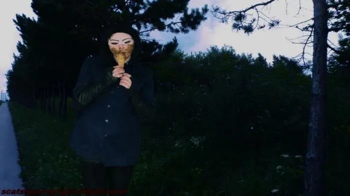 Shit eating right on the street [HD 720p]  2019 (Actress: )
