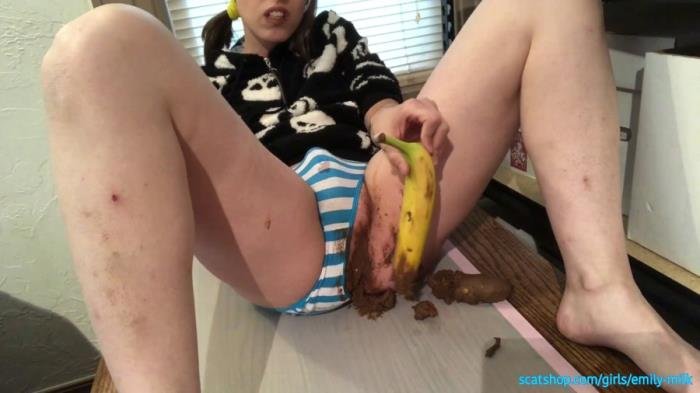 Having Fun with a Banana and Poop - Huge Poop Smear and Taste [FullHD 1080p]  2019 (Actress: EmilyMilk)