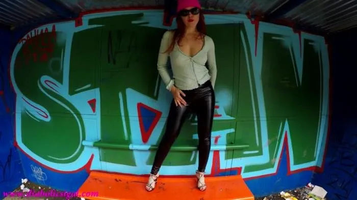 Pooping At The Bus Stop [UltraHD 4K]  2019 (janet) Extreme Scat, Poop