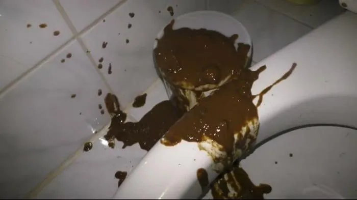 A diarrhea everywhere [FullHD 1080p]  2020 (Actress: HotDirtyIvone)
