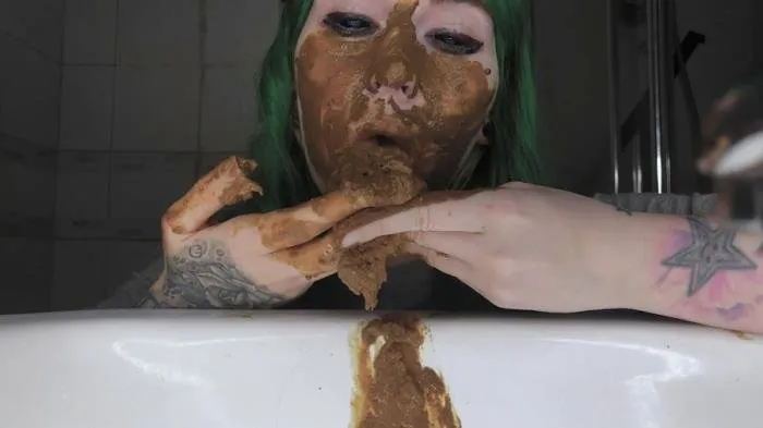 What’s this? A girl with shit? [FullHD 1080p]  2020 (Actress: DirtyBetty)