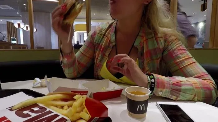 McDonalds Poop and Pee [FullHD 1080p]  2020 (Actress: Janet)