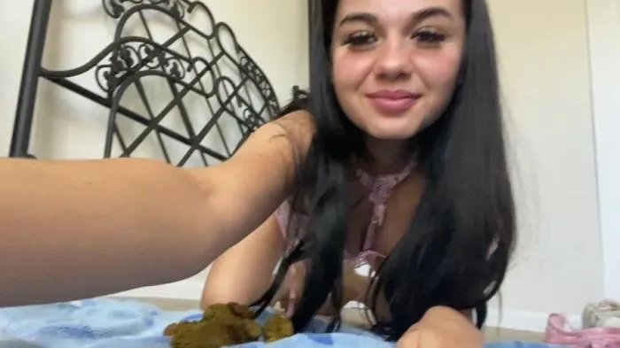 Sexy goddess enjoys smelling shit [FullHD 1080p]  2020 (Sexcsugarr) Young Girls, Shitting Ass