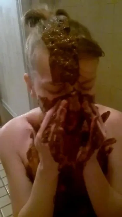 Shit On Head Or Total Scat Mess [HD 720p]  2021 (Julia Dream) Shitting Ass, Scatting Girl