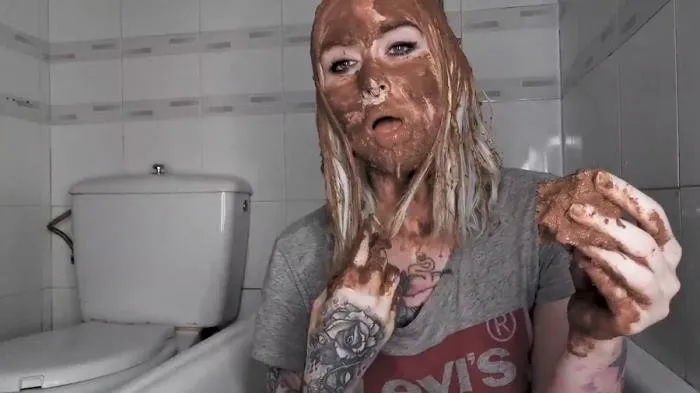 Extreme Luxus Scat Play Exclusive SG Video Production [FullHD 1080p]  2021 (Top Model Betty) Eat, Teen