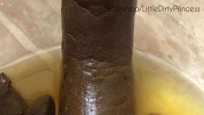 Long thick poop served in a bowl of pee for you [FullHD 1080p]  2021 (Actress: LittleDirtyPrincess)