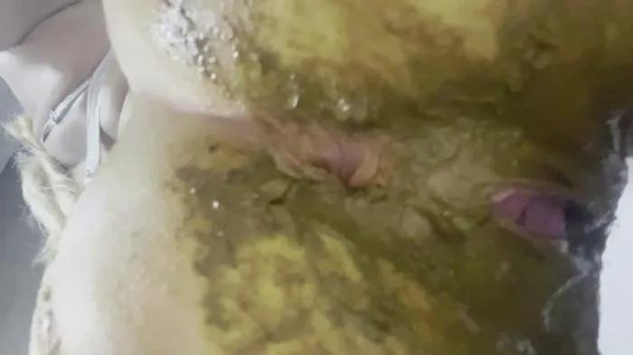 Shiny Messy Leggings [FullHD 1080p]  2021 (ShitGirl) Shitting, Scatting
