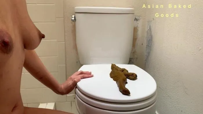 Shit on The Toilet Cover, Back View [FullHD 1080p]  2021 (Actress: Marinayam19)