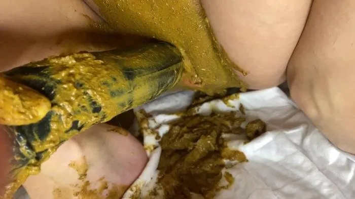 Dirty fisting pussy smeared in shit [FullHD 1080p]  2021 (Actress: p00girl)