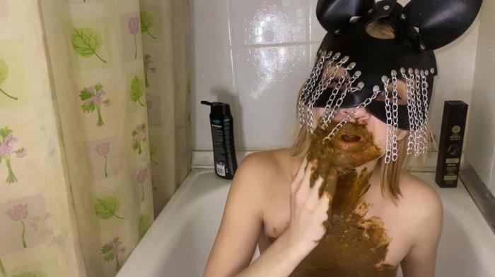 I chew on a piece of shit and smear myself in a sexy mask, ass, feet, face all in shit [FullHD 1080p]  2022 (Actress: p00girl)