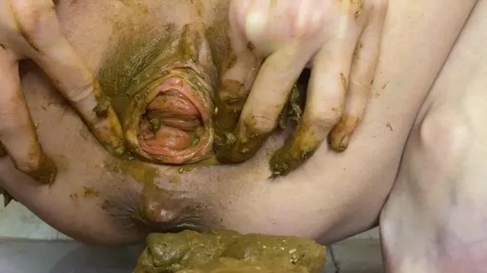 Pooping big shit and stuffing it inside [FullHD 1080p]  2022 (p00girl) Efro, Shit