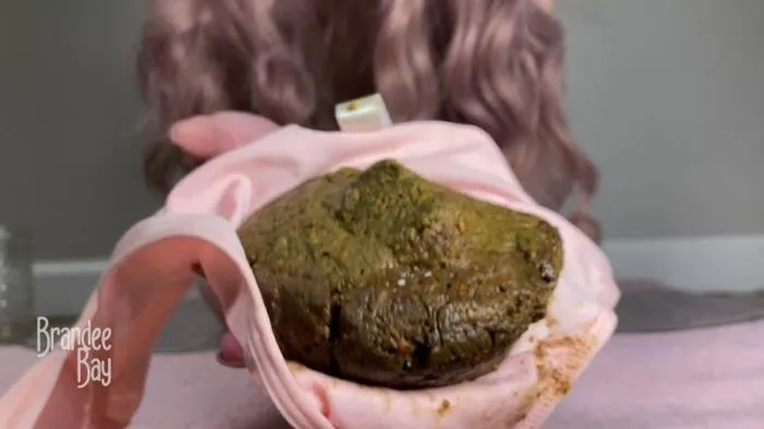Brandee bay pooping 7 [UltraHD 2K]  2022 (Solo) Big pile, New scat