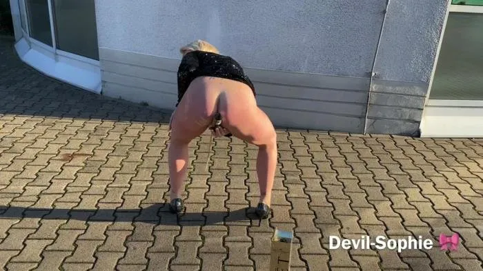 Big mess in my leggings [FullHD 1080p]  2022 (TinaAmazon) Big Farting Girls, Poop Videos