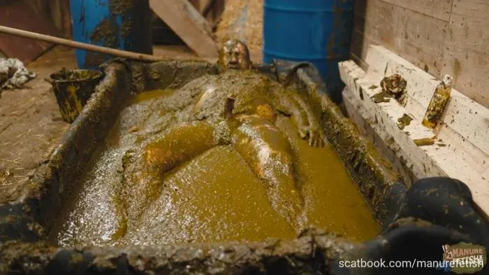 Franky’s Time in the Manure Basin [HD 720p]  2022 (Franky) Man, Scat
