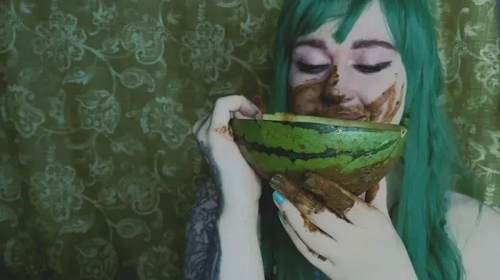 Watermelon Head [FullHD 1080p]  2023 (DirtyBetty) Eat, Amateur