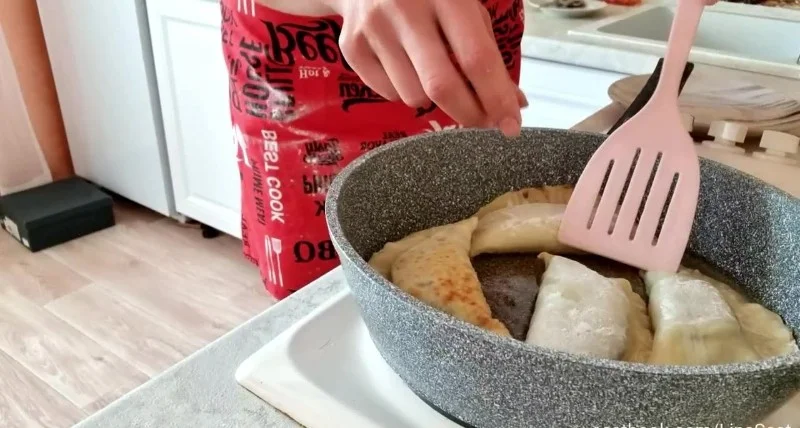 Chebureks with shit [HD 720p]  2025 (Actress: Scatlina)