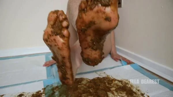 Barefoot Poop Trampling [HD 720p]  2025 (Actress: Ella Dearest aka Efro Ella)