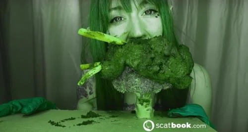 I am the Green Giant [HD 720p]  2025 (Actress: SweetBettyParlour)