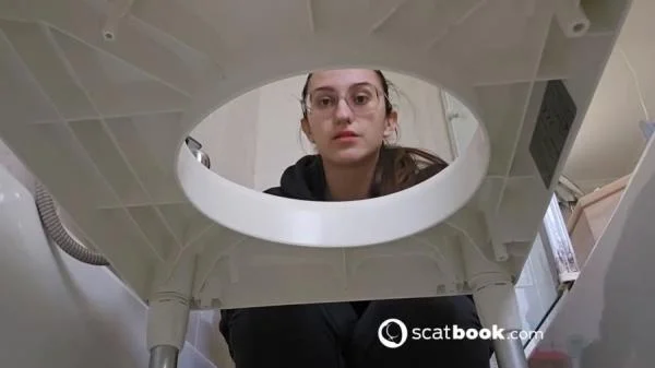 Scatting Girl 01 [HD 720p]  2026 (Spain, Toilet Slavery)