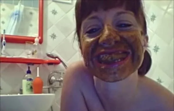 Me In Bathtube Full Of Poo And Pee [SD]  2026 (Santara Scat)