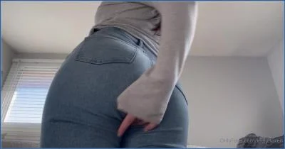 Queen Kitsy’s Scat Face Farting spectacle