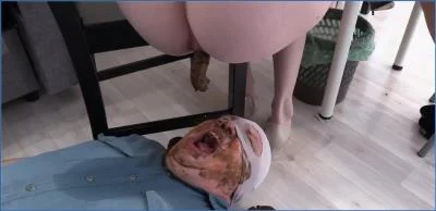 MilanaSmelly in a Real Scatting show with Puke and Smearing