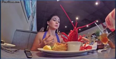 Alexa in Dine & Dump- Deep Pissing and Scat