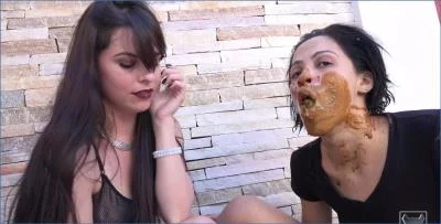 Scat Princess Dominates Scat Top Model with Dirty Farting and Peeing