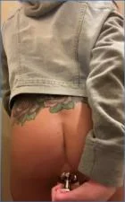 LilbuttLex Delivers Scatting and Fisting in Licking Plug