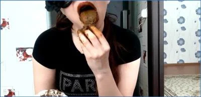 Dirty Betty's gnarly Femdom Scat and Pissing Fetish romp