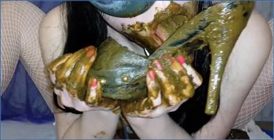 Anna Coprofield Solo- Deep Smearing and Toilet Scatting in Shitty Heels and Hair Scat Porn