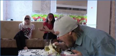 MilanaSmelly indulges in poop-filled Shawarma and facesitting