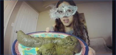 Love Rachelle Delivers Rough Femdom Scat with Shit, Piss, and Smearing
