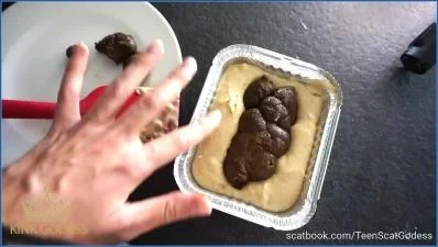 Godess Kink aka TeenScatGodess in Baking Poop Cake with Anal Shit and Piss in the USA