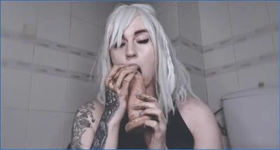 SweetBettyParlour's Extreme Solo Scat Action with Shit Eating and Peeing