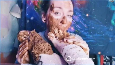 Sweet Betty Parlour in Creamy Shit x Giant Sexy Feet- Real Fisting