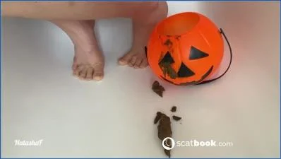 NatashaF Takes Halloween Poop to the Extreme with Filthy Farting and Scat