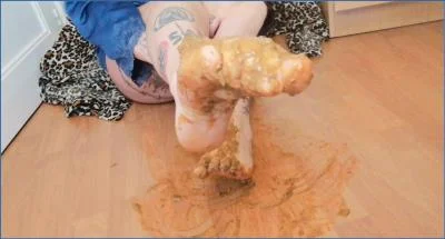 Badkitty España Stars in Extreme Feet and Diarrhea Scat Fetish Video